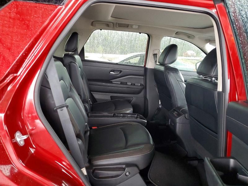 2022 Nissan Pathfinder sl