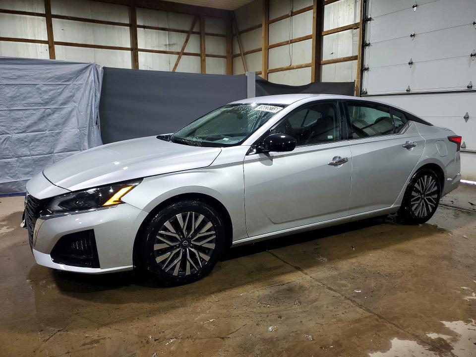 2024 Nissan Altima sv