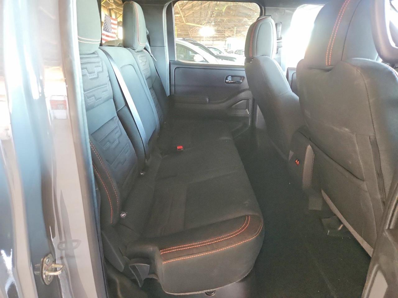 2025 Nissan Frontier s