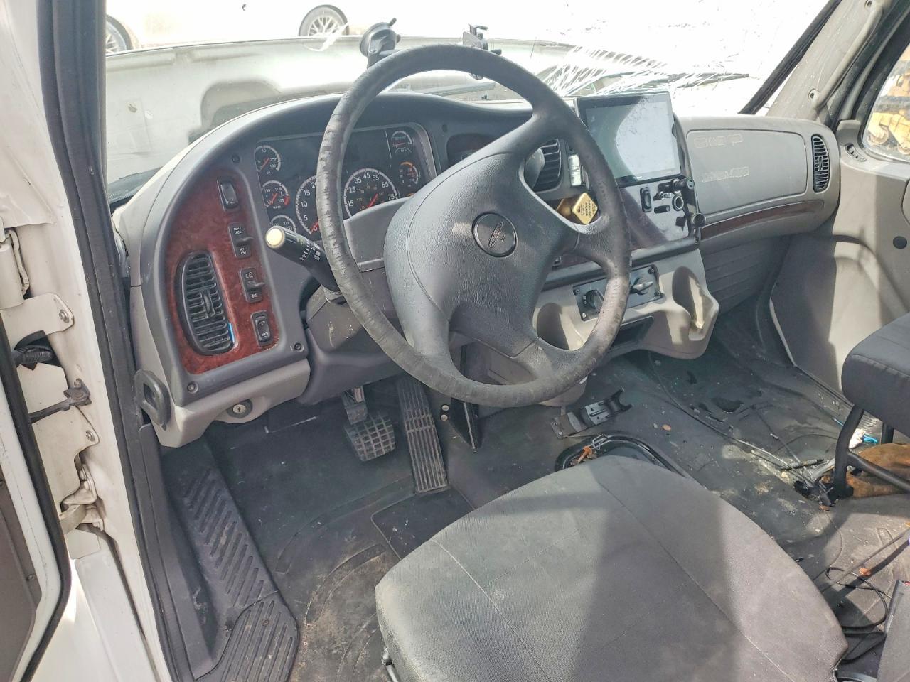 2020 Freightliner Business Class M2 BOX Truck