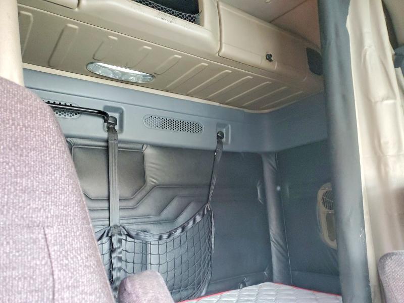 2016 Freigliner 2016 Freightliner Cascadia 125 Semi Truck