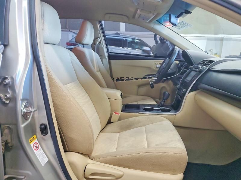 2016 Toyota Camry le