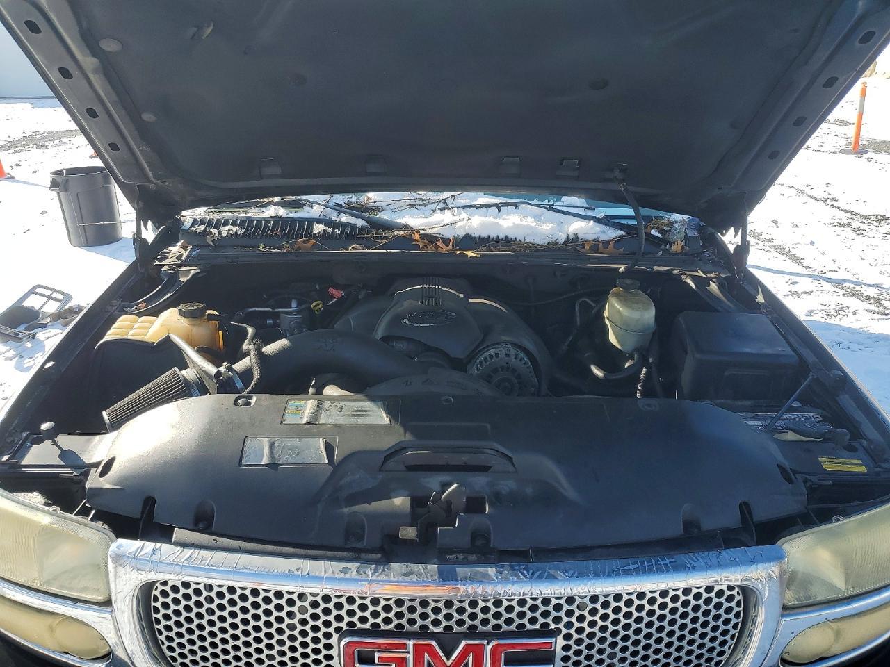 2004 GMC Yukon Denali