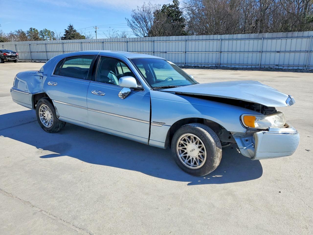1998 Lincoln Town car Signature
