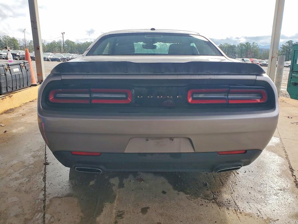 2016 Dodge Challenger sxt