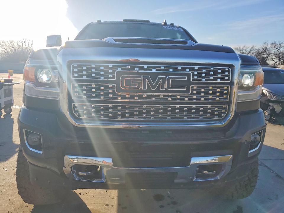 2018 GMC Sierra K2500 Denali