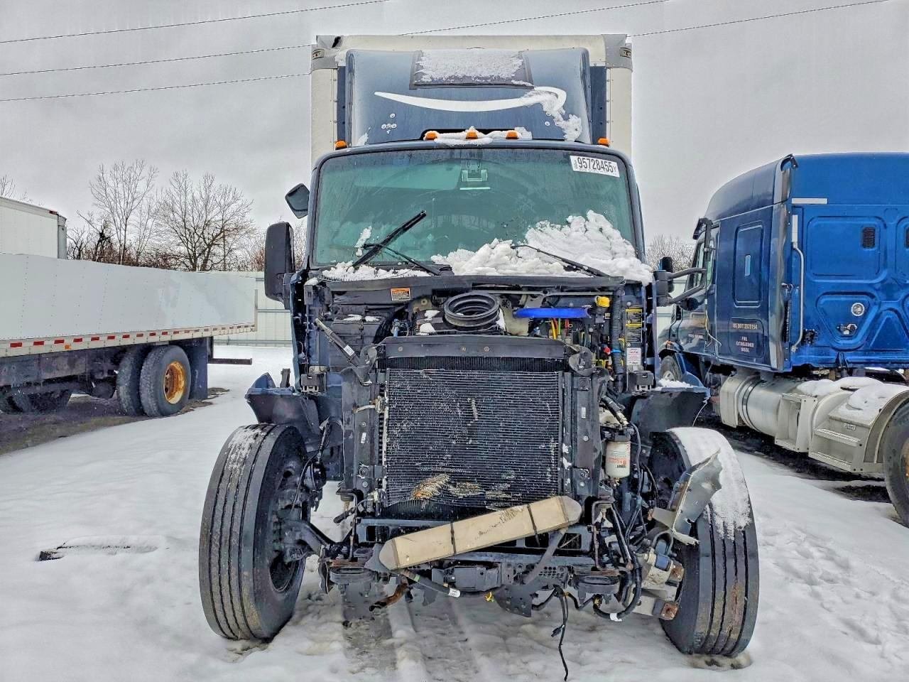 2022 Peterbilt Tractor 536 BOX Truck