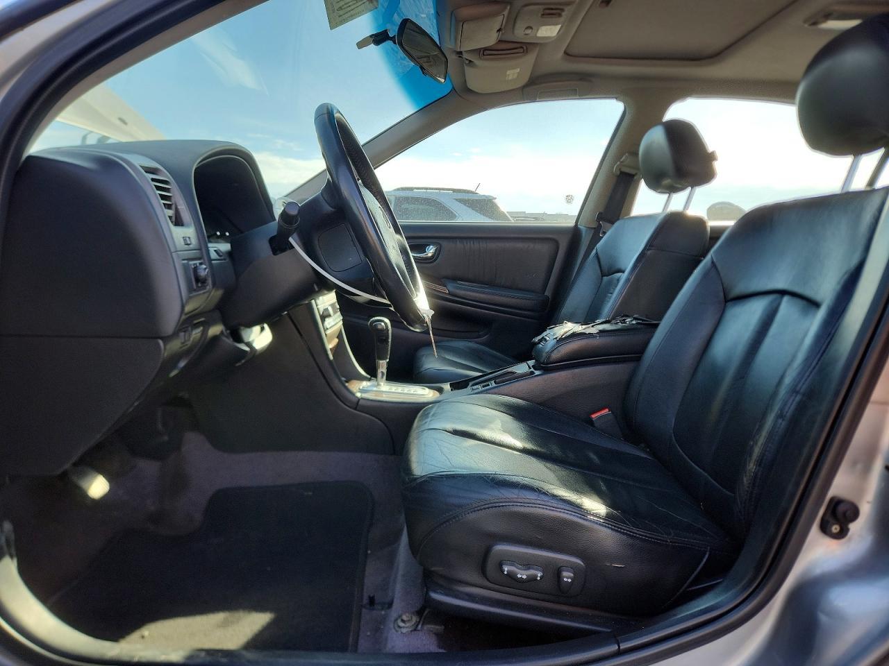 2000 Infiniti I30