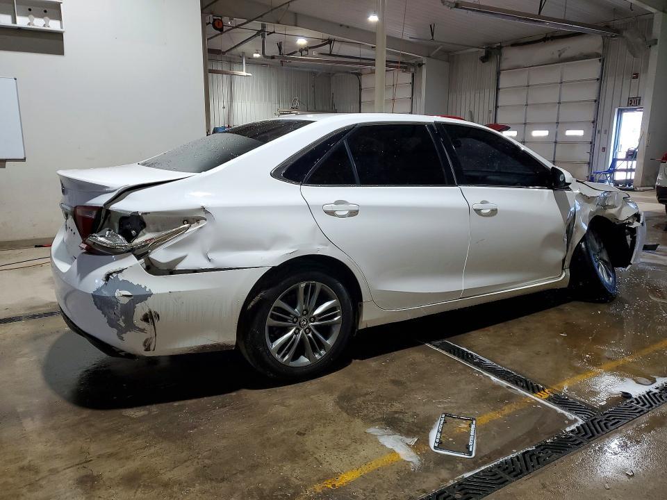 2015 Toyota Camry le