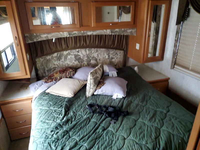 2000 Swnd 2000 Ford F550 Super Duty rv