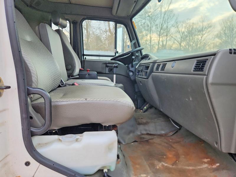 2002 Nissan Diesel Ud2300