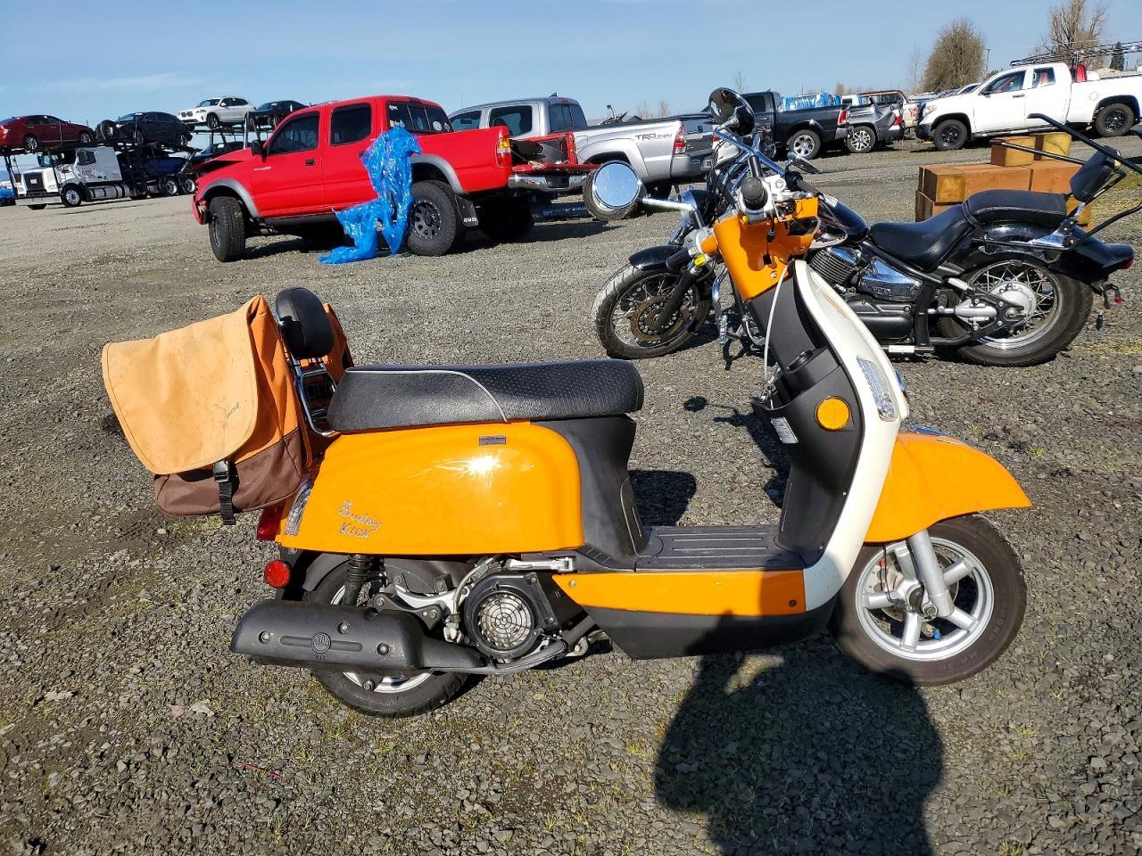 2021 Genuine Scooter Co. Buddy Kick