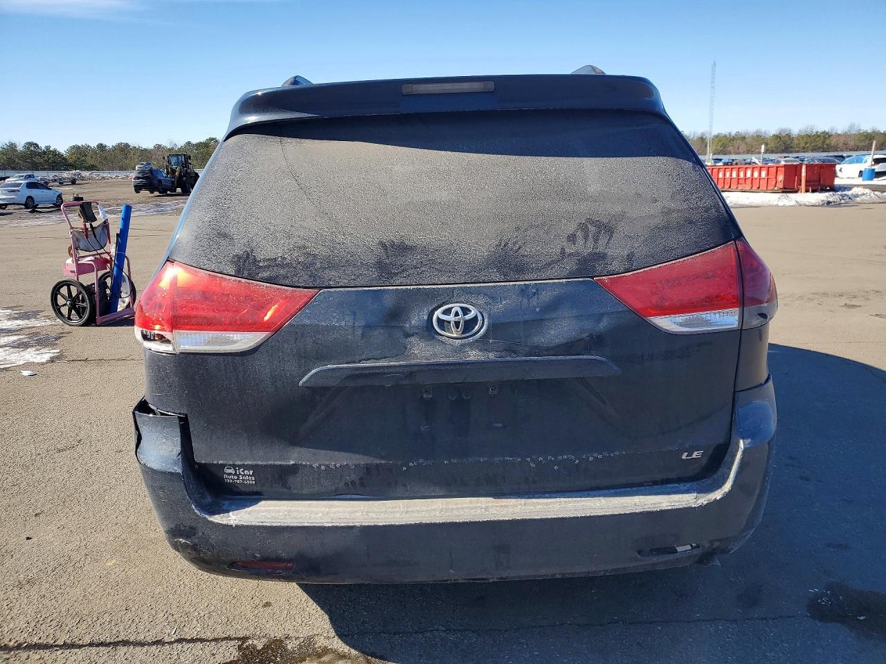 2011 Toyota Sienna le