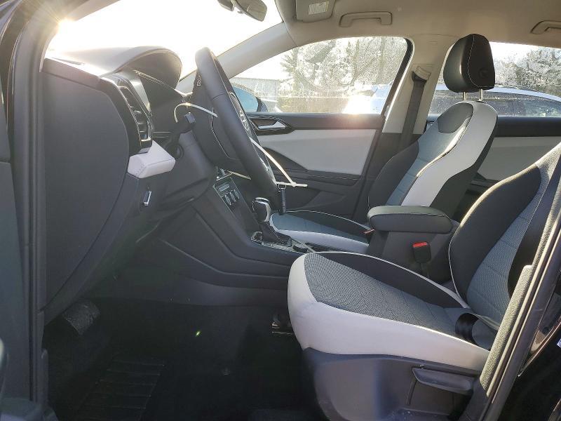 2025 Volkswagen Taos s