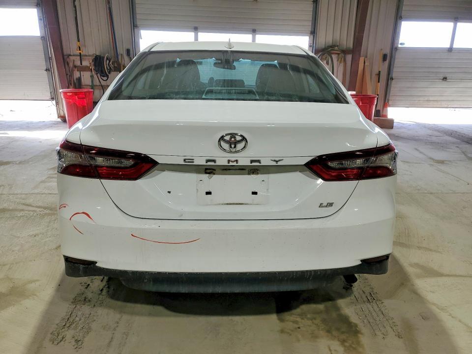 2022 Toyota Camry le