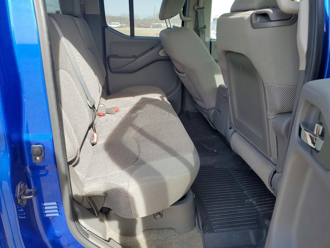 2013 Nissan Frontier s