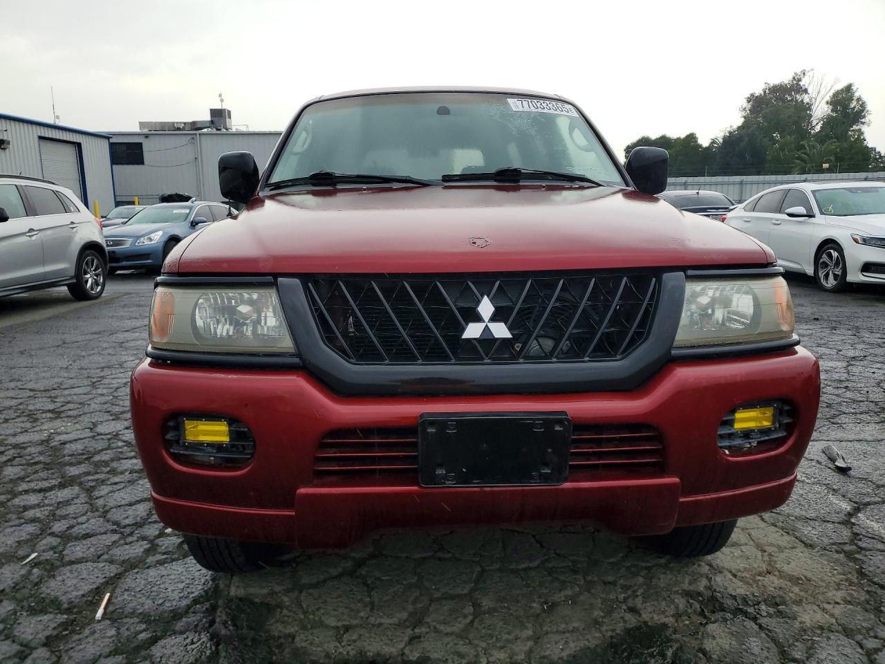 2002 Mitsubishi Montero Sport es