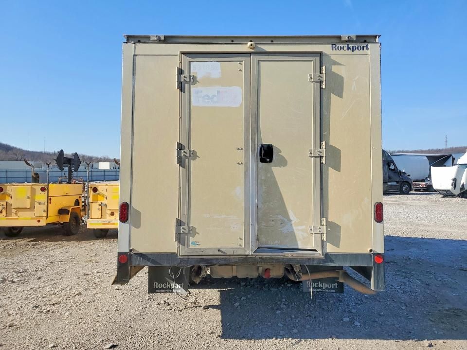 2023 GMC Savana Cutaway G3500