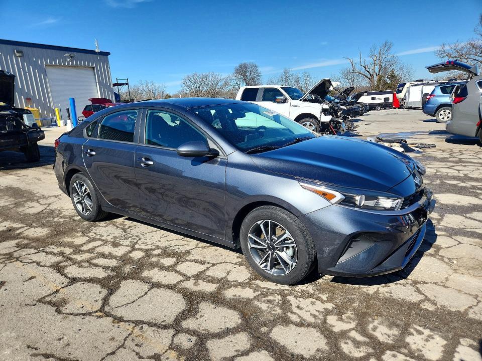 2022 KIA Forte fe