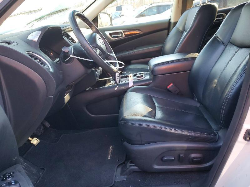 2016 Nissan Pathfinder sl