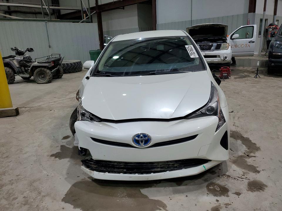 2016 Toyota Prius Three
