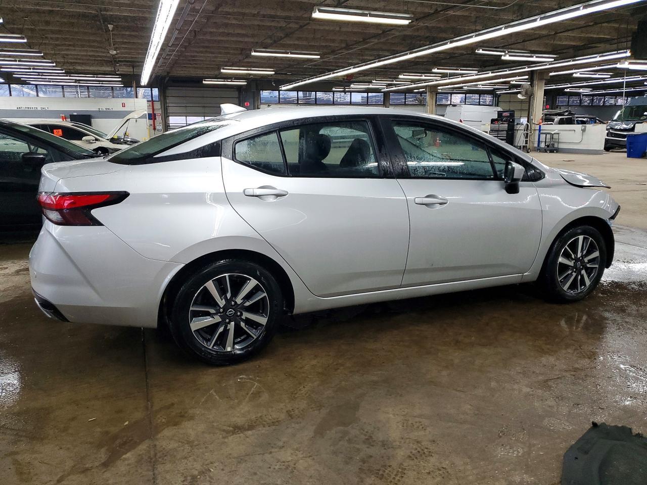 2025 Nissan Versa sv