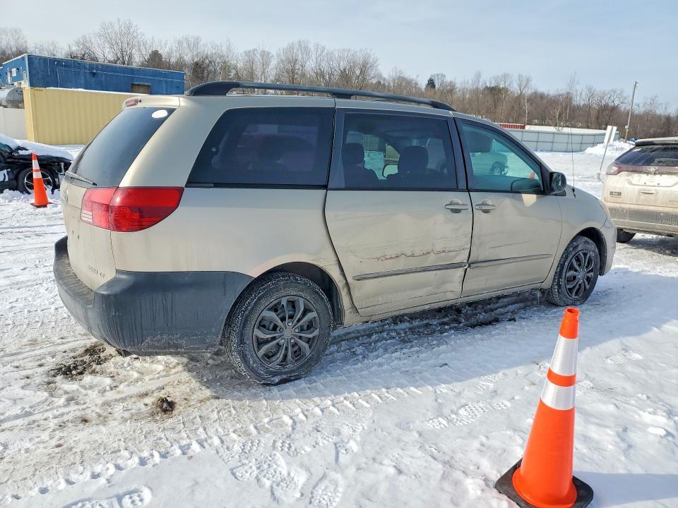 2005 Toyota Sienna ce