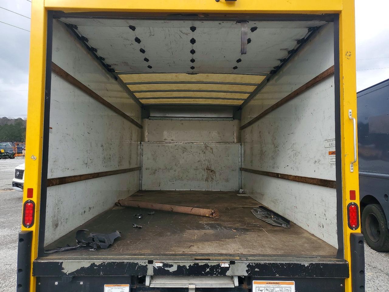 2022 Ford E350 BOX Truck