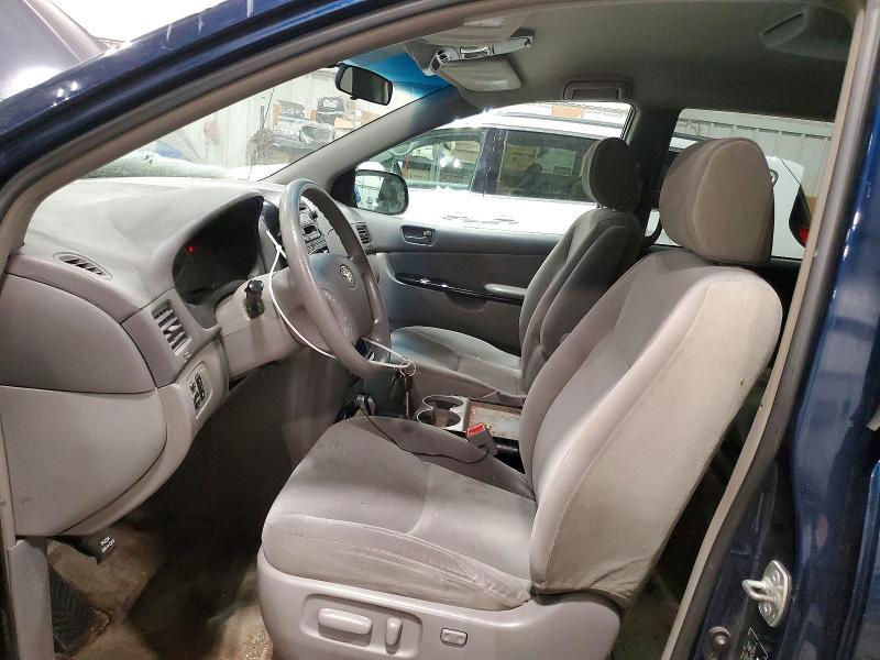 2005 Toyota Sienna ce
