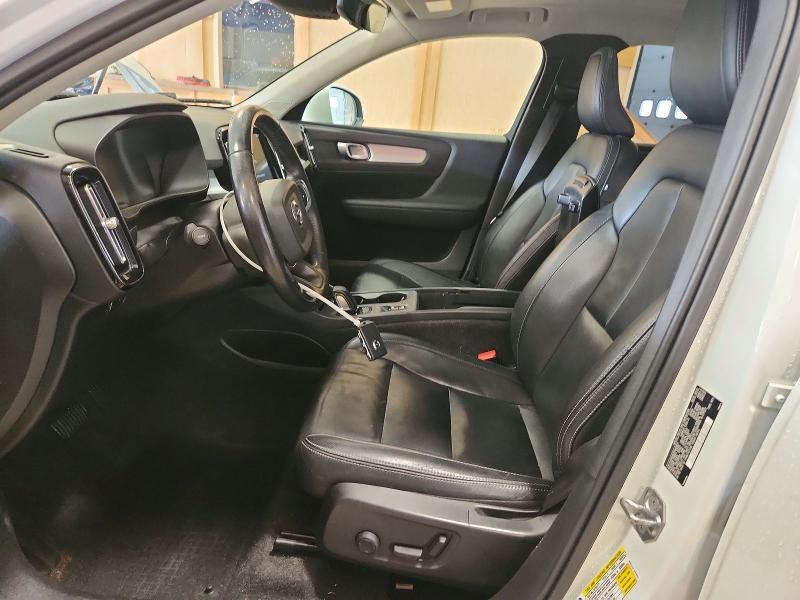 2021 Volvo Xc40 T5 Momentum
