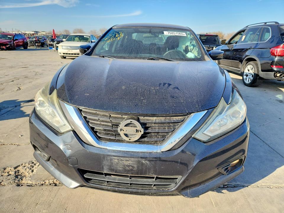 2017 Niss Altima 2.5 sv