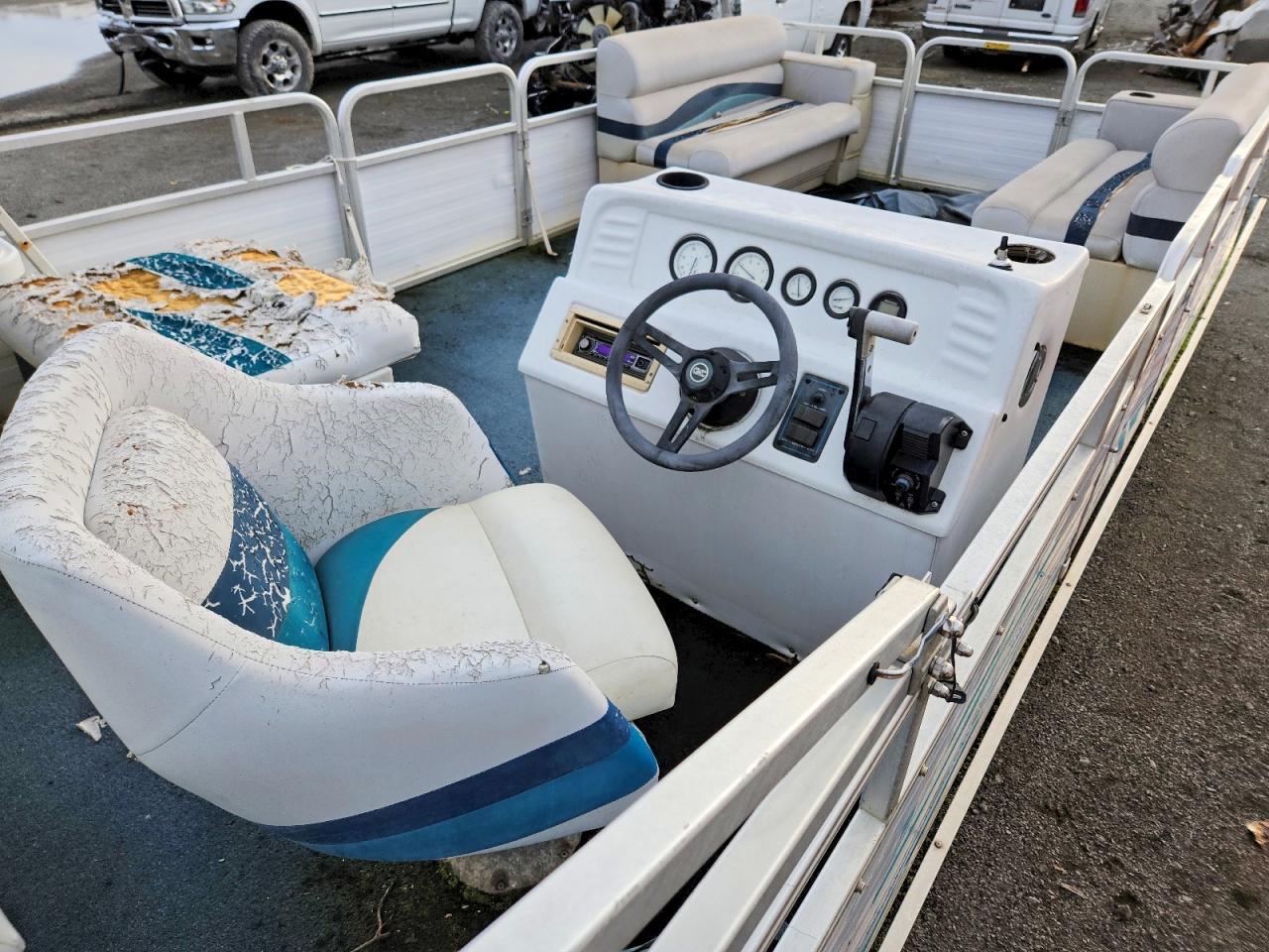 1996 Lowe Boat