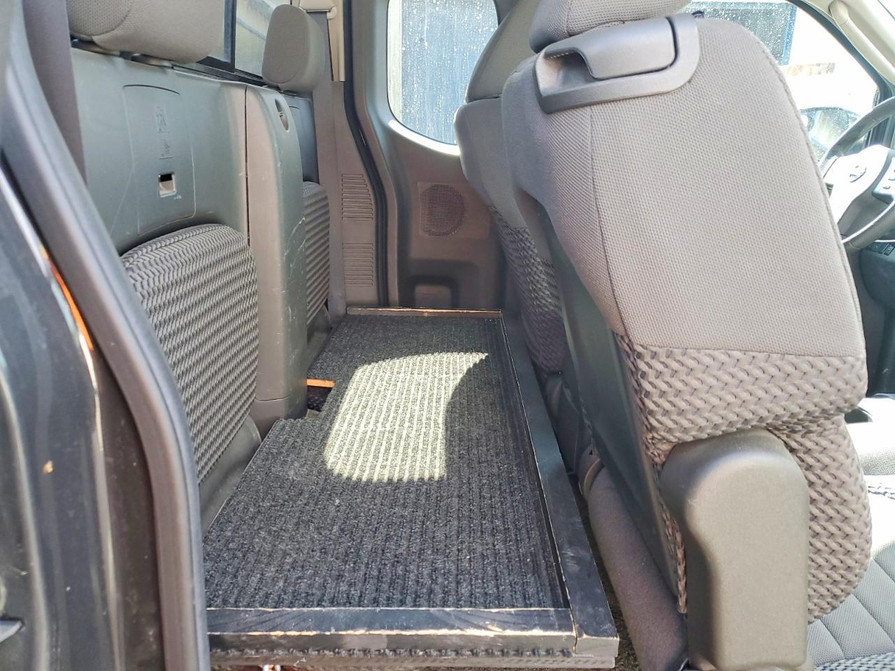 2010 Nissan Frontier SE V6