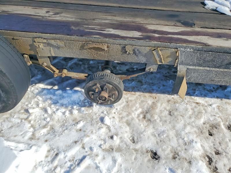 1990 International 1990 National Equipment Trailer