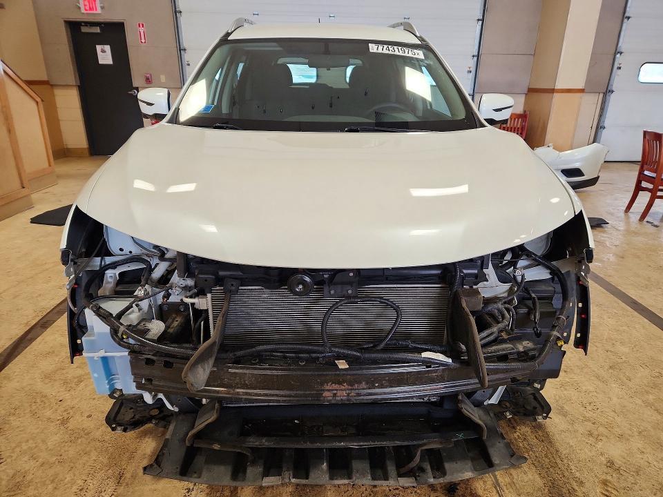 2016 Nissan Rogue sv