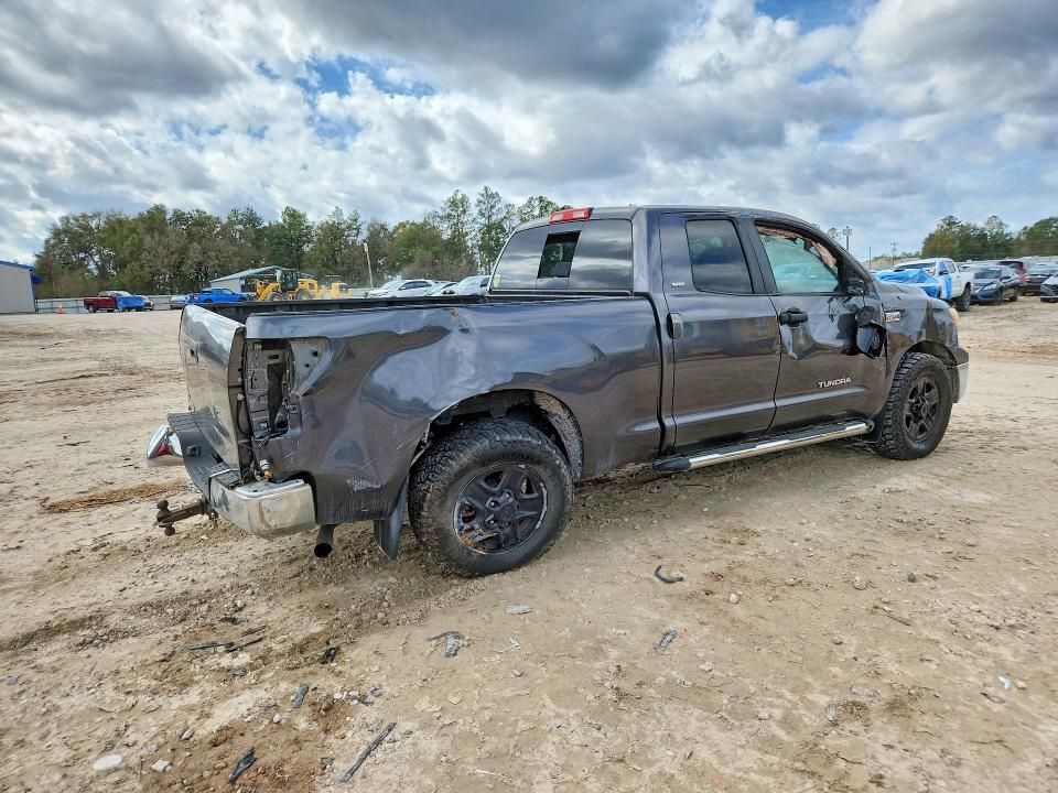2011 Toyota Tundra Double cab SR5
