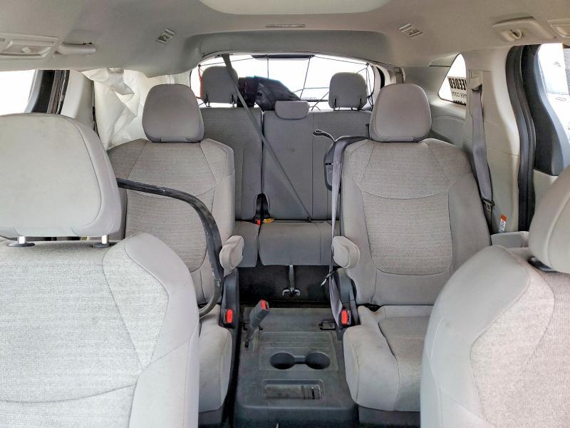 2023 Toyota Sienna le