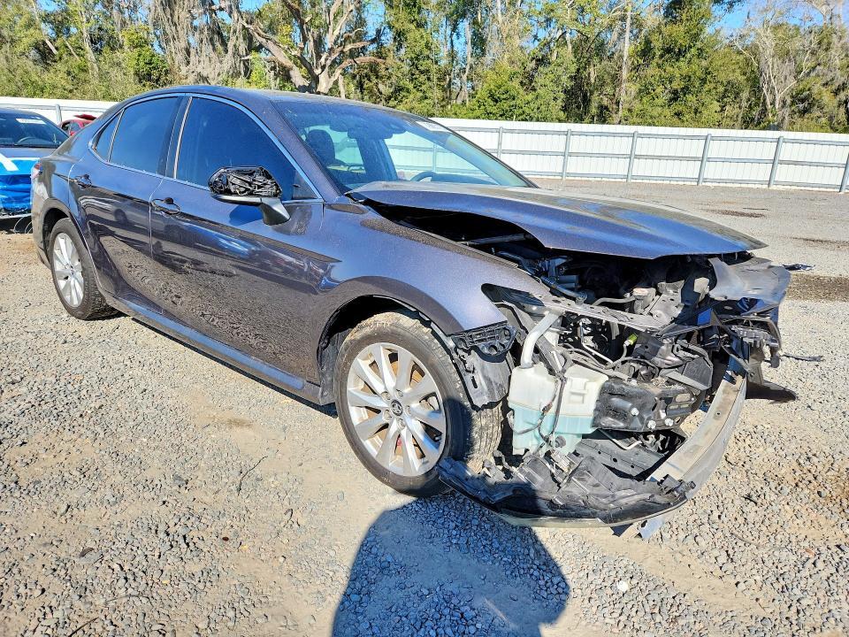 2019 Toyota Camry le