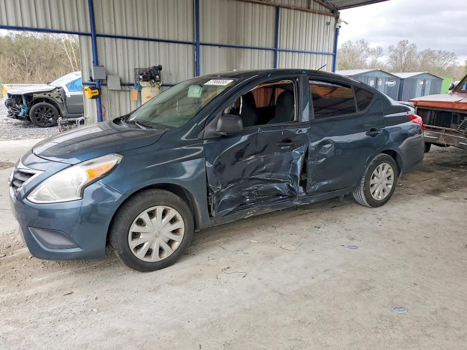 2015 Niss Versa s
