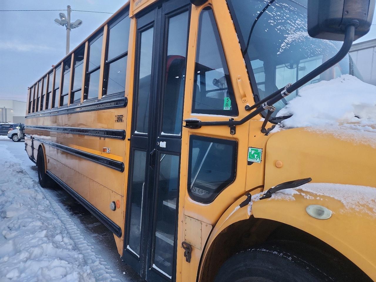 2011 Freigliner 2011 Thomas SAF-T-LINER C2-School Bus