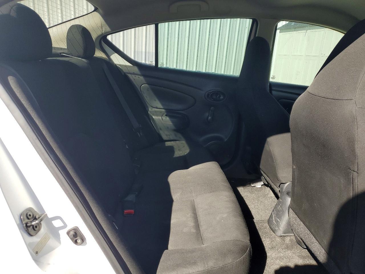 2016 Nissan Versa s