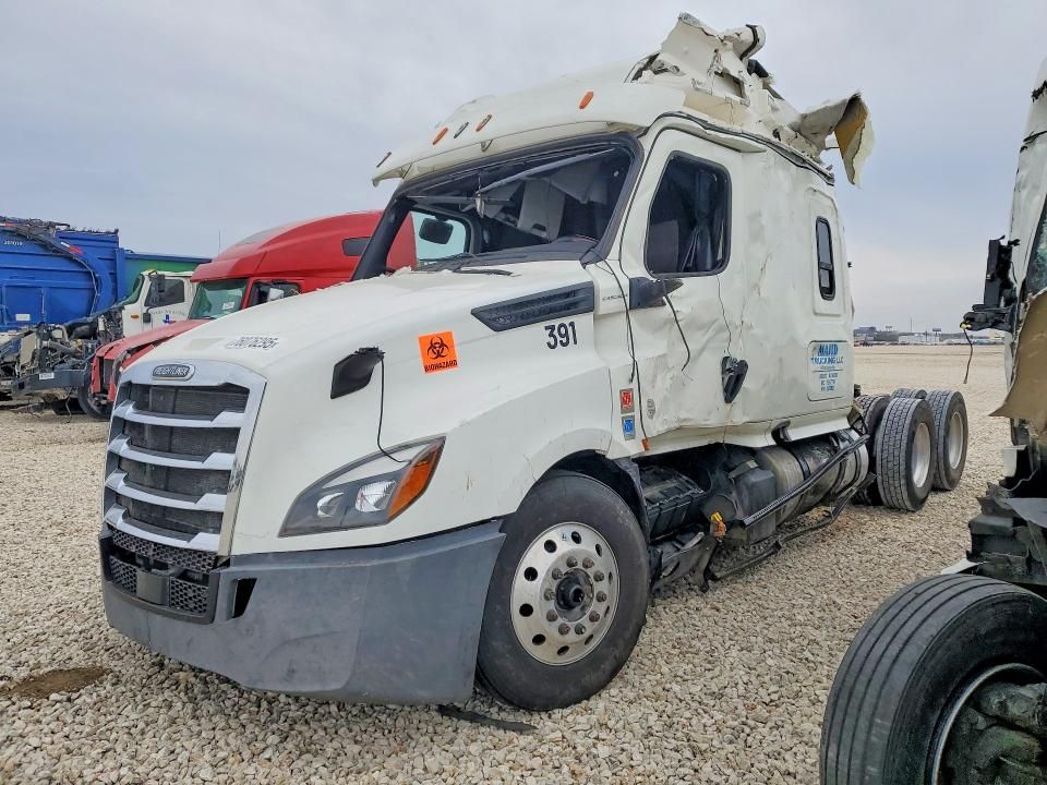 2020 Freightliner Cascadia 126