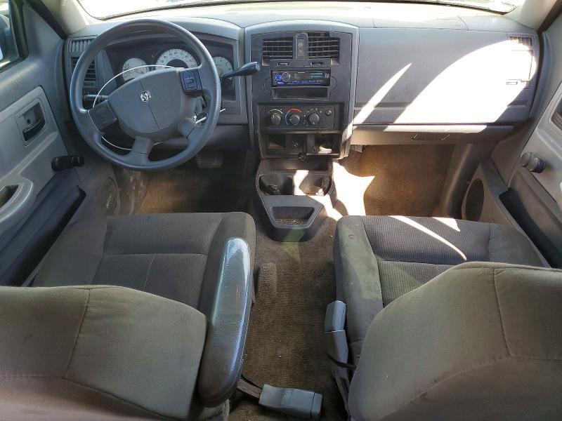 2005 Dodge Dakota Quattro