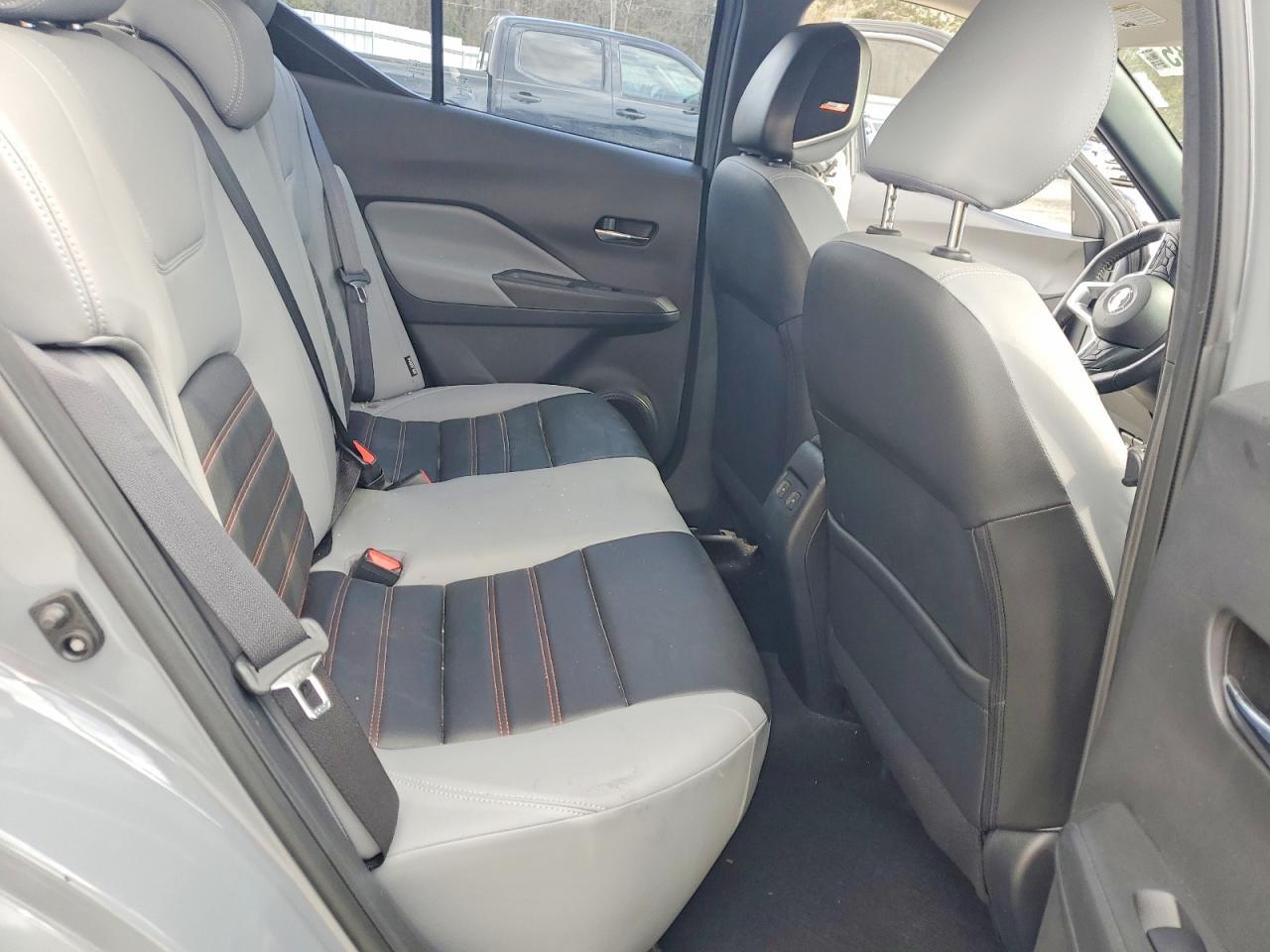 2021 Nissan Kicks sr