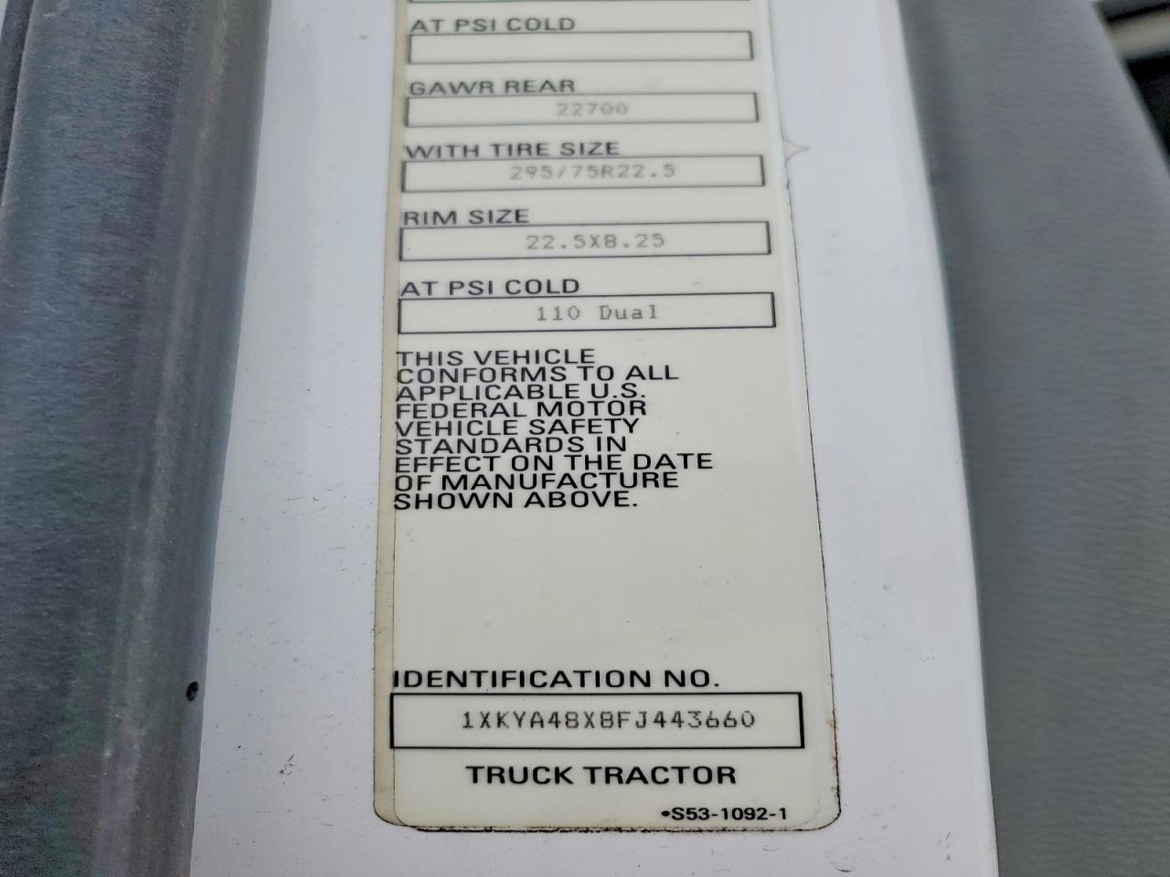 2015 Kenworth T680-Semi Truck