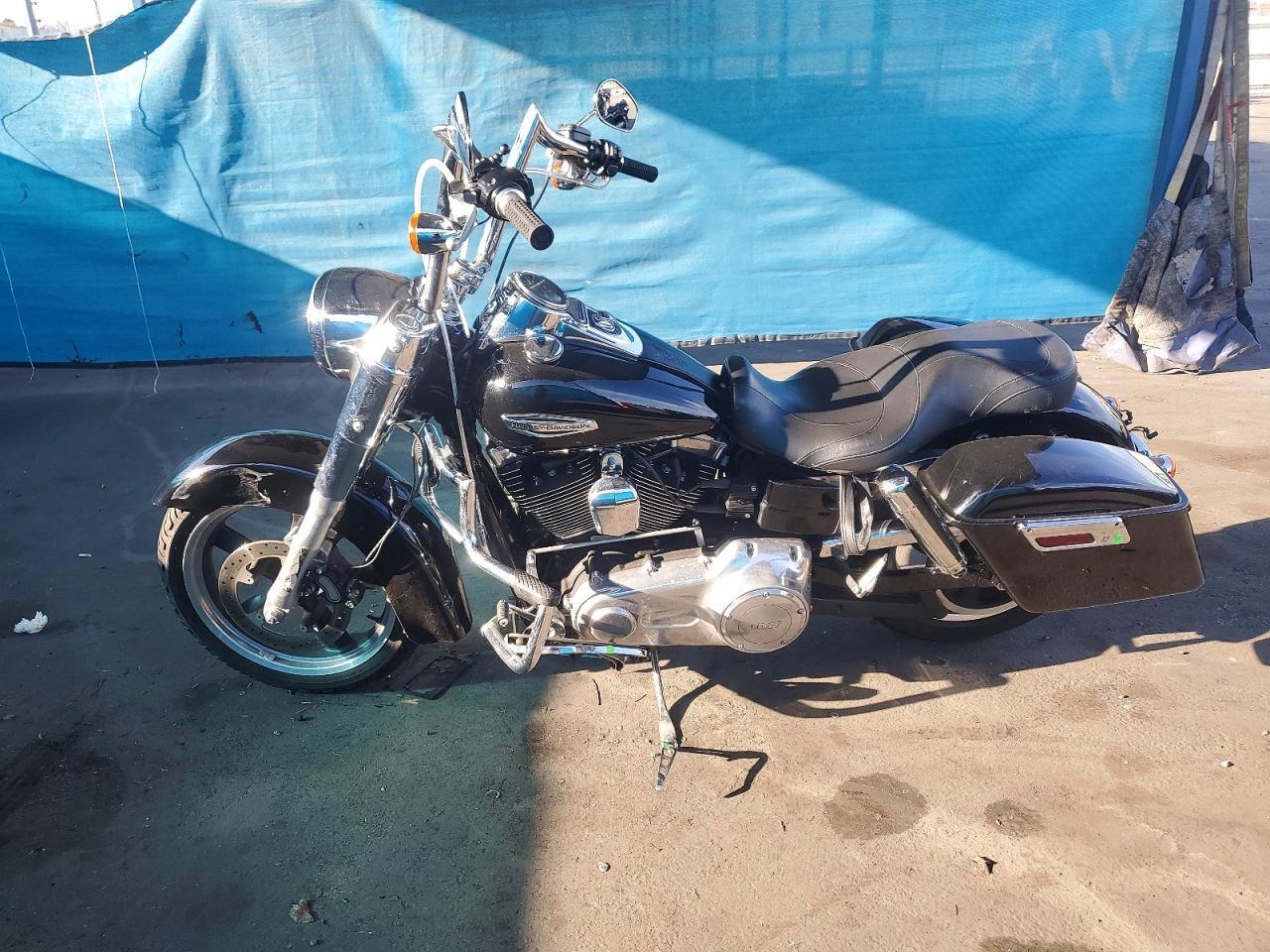 2016 Harley-Davidson FLD Switchback