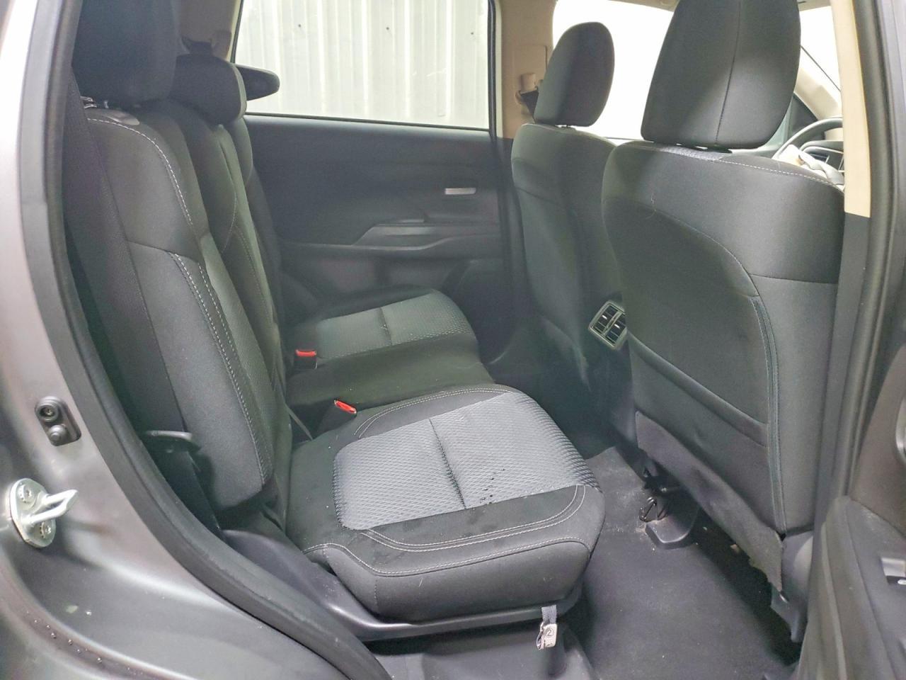 2020 Mitsubishi Outlander es