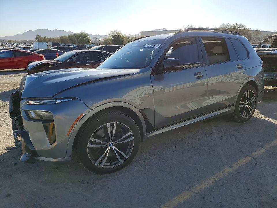2023 BMW X7 M60i