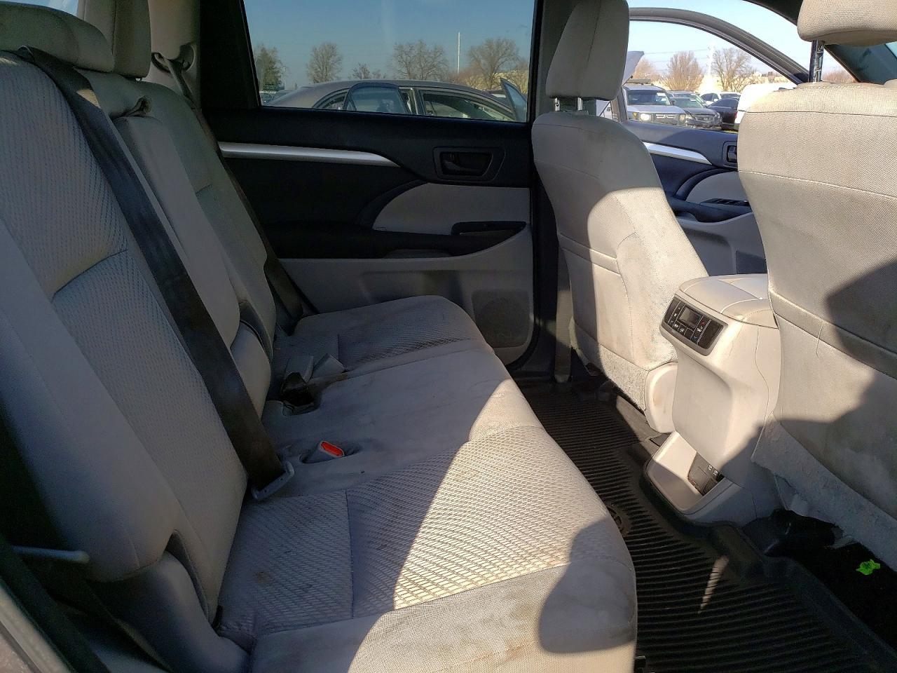2017 Toyota Highlander le