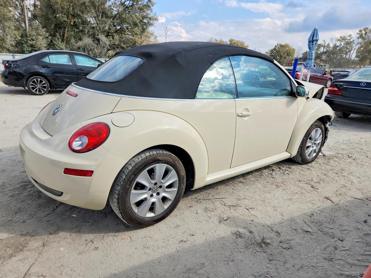 2009 Volkswagen New Beetle s